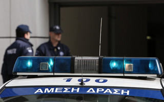 Συνελήφθη άνδρας που μετέφερε 91 παράνομους μετανάστες στην Ελλάδα