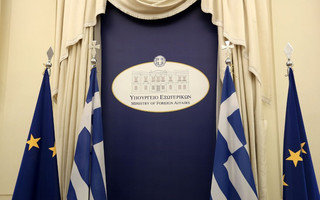 Υπουργείο Εξωτερικών: Καταδικάζουμε την προσβολή της ελληνικής σημαίας στο Καστελόριζο