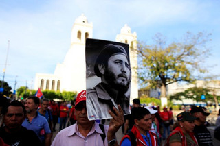 2016-11-28T015200Z_1242176900_RC1D30F9A930_RTRMADP_3_CUBA-CASTRO-REACTION-EL-SALVADOR