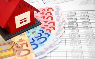 Στεγαστικά δάνεια: Αύξηση των μηνιαίων δόσεων έρχεται το 2023 για τα νοικοκυριά