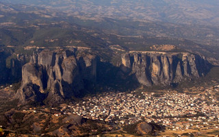 ΚΟΡΟΜΗΛΙΑ ΠΙΝΔΟΣ