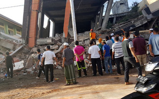 INDONESIA_QUAKE1