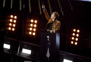 2017-02-22T220637Z_1870960210_LR1ED2M1PEK4N_RTRMADP_3_AWARDS-BRITS 2017-02-22T220637Z_1870960210_LR1ED2M1PEK4N_RTRMADP_3_AWARDS-BRITS