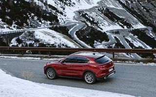 AlfaRomeoARStelvio15