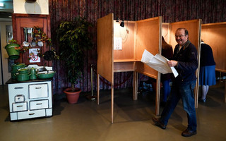 Ψηφίζουν οι Ολλανδοί, παρακολουθεί η Ευρώπη