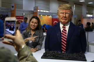 chocolate-trump-touristsjpg.jpg.size.custom.crop.850x567