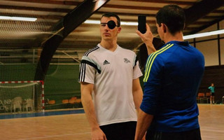 3_handballstar_dominik_klein_doing_neuro_drills