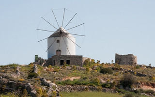 ΛΕΥΚΕΣ ΠΑΡΟΣ