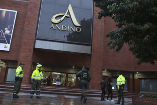 AP_17169033031371