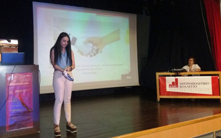 photo1