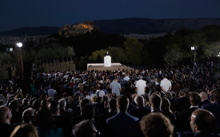 ΜΑΚΡΟΝ ΠΝΥΚΑ