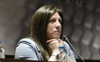 Την κυβερνητική της πρόταση παρουσίασε η Ζωή Κωνσταντοπούλου
