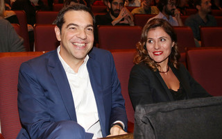 9511_TSIPRAS_MPAZIANA_23102017