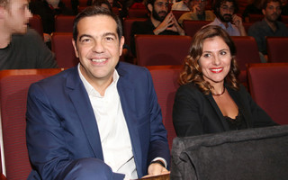 9513_TSIPRAS_MPAZIANA_23102017