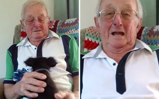 Παππούς παίρνει δώρο γενεθλίων ένα κουτάβι και βάζει τα κλάματα