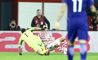 To μεγάλο λάθος του Καρνέζη και το πέναλτι των Κροατών για το 1-0