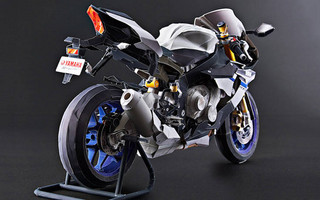 yamaha-papercraft-r1