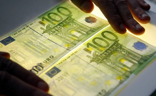 Φόβοι για εκτροχιασμό της Ιταλίας και σχέδια για παράλληλο νόμισμα από την κυβέρνηση