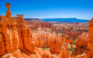 BryceCanyon_shutterstock_232015471_ok