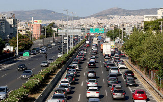 Αυξημένη κίνηση στους δρόμους της Αττικής, μποτιλιάρισμα στον Κηφισό
