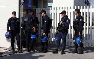 Εκατοντάδες συλλήψεις στην Τουρκία, ανάμεσά τους εν ενεργεία στρατιωτικοί, για σχέσεις με τον Γκιουλέν