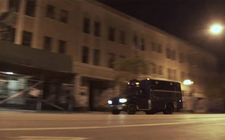 Ο πραγματικός «Ghostbuster» που κυνηγά τα φαντάσματα με το τροποποιημένο όχημά του