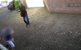 Άντρας πυροβολεί εν ψυχρώ γυναίκα την ώρα που εκείνη βγάζει τα σκουπίδια