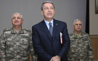 Πρόσκληση στον Αποστολάκη από τον Τούρκο υπουργό Άμυνας