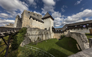 Η σκοτεινή ιστορία πίσω από τα τείχη του Κάστρο Celje στη Σλοβενία