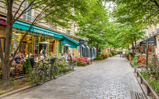 Ταξίδι στο χρόνο μέσα από την πιο γραφική γειτονιά του Παρισιού