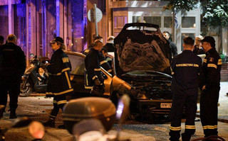 Καταδρομική επίθεση με μολότοφ στο ΑΤ Ακροπόλεως
