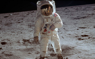 Φαντασμαγορική γιορτή για τα 50 χρόνια από την εκτόξευση του Apollo 11