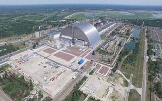 Νέα σαρκοφάγο για τον τέταρτο πυρηνικό αντιδραστήρα απέκτησε το Τσερνόμπιλ