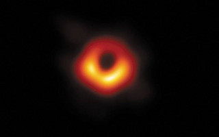«Όσκαρ» Φυσικής στον Έλληνα επιστήμονα και την ομάδα του για την πρώτη φωτογραφία μαύρης τρύπας