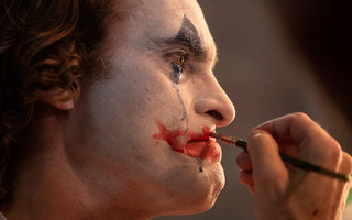 Joker: Πώς η νέα εκδοχή του νοσηρού ήρωα κατοχύρωσε μια θέση στην οσκαρική κούρσα