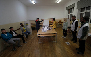 Κόσοβο: Δεν μολύνθηκαν οι εκλογικοί αντιπρόσωποι από τους φακέλους με σκόνη