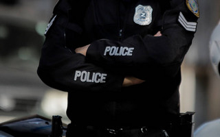 Συνελήφθη αστυνομικός που είχε κάνει 11 ένοπλες ληστείες – Χρησιμοποιούσε το υπηρεσιακό του όπλο