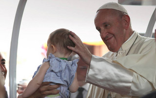 Πάπας: Προστατεύστε την αξιοπρέπεια των παιδιών
