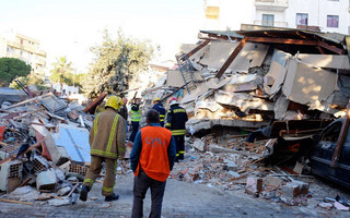 Η στιγμή που ο σεισμός των 6,4 Ρίχτερ χτυπάει την Αλβανία