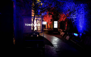 Η Tommy Hilfiger λανσάρει το e-shop tommy.com στην Ελλάδα