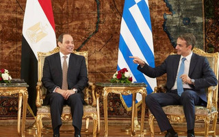 Στην Αίγυπτο για σημαντικές συνομιλίες με τον πρόεδρο Αλ Σίσι μεταβαίνει τη Δευτέρα ο πρωθυπουργός