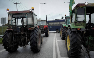 Στους δρόμους οι αγρότες &#8211; Στήνουν μπλόκο στο Αίγιο