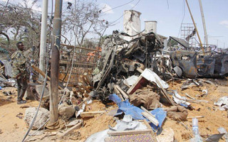 Σομαλία: 73 άτομα σκοτώθηκαν από έκρηξη παγιδευμένου οχήματος στο Μογκαντίσου