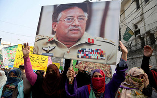 Πακιστάν: Η δικαιοσύνη ακύρωσε την ερήμην θανατική καταδίκη του Μουσάραφ