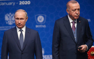 Εκπρόσωπος Κρεμλίνου: Οι ΗΠΑ θα διαβουλευθούν για την Ουκρανία και με την Τουρκία, η οποία είναι σύμμαχός τους