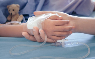Χέρι παιδιού στο νοσοκομείο Χέρι παιδιού στο νοσοκομείο
