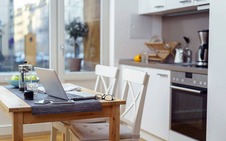 Τρεις τρόποι να δημιουργήσετε οπουδήποτε στο μικρό σπίτι σας το γραφείο