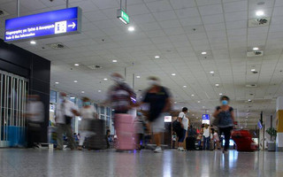 Επταήμερος περιορισμός στους ταξιδιώτες από τη Βρετανία: Εκδόθηκε η αεροπορική οδηγία