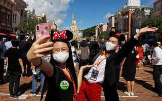 Άνοιξε η Disneyland στο Παρίσι: Μάσκα, ηλεκτρονικό εισιτήριο και αποστάσεις