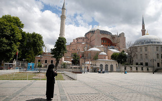 Financial Times για Αγιά Σοφιά: Ο λόγος που ο Ερντογάν έκανε τζαμί το «πετράδι του στέμματος»